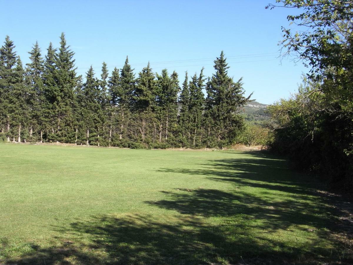 Le Mas Des Hirondelles Otel Saumane-de-Vaucluse Dış mekan fotoğraf